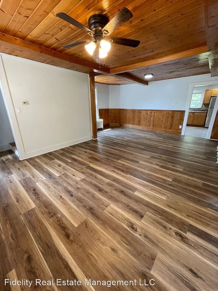 42 Pine St - Photo 3 of 16