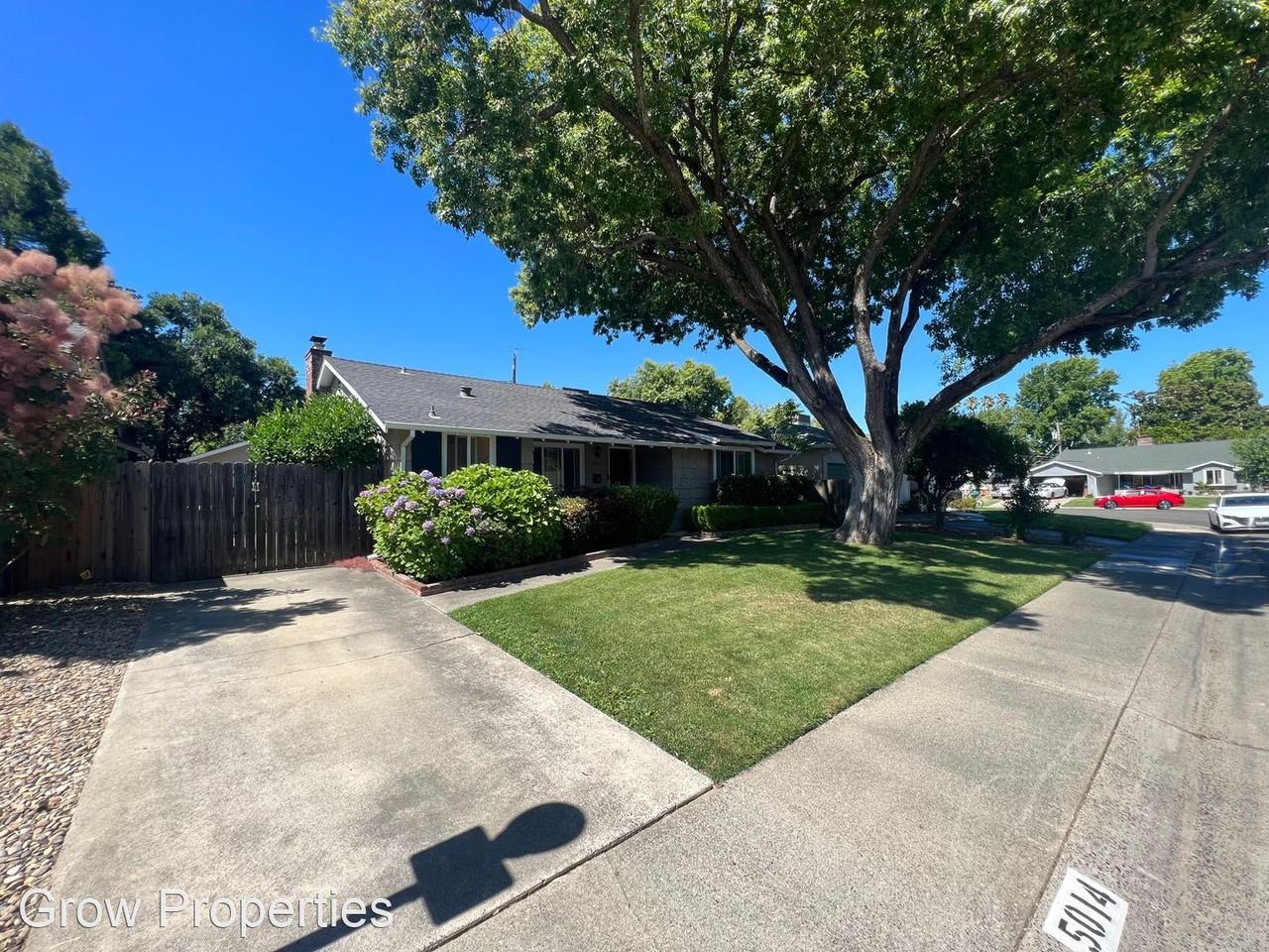 5014 Teichert Ave - Photo 3 of 19