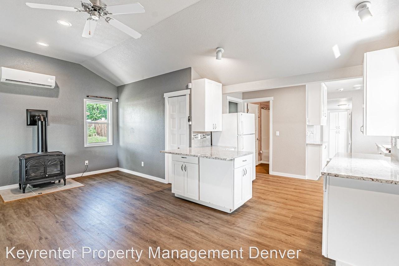 6405 W Jefferson Pl - Photo 2 of 47