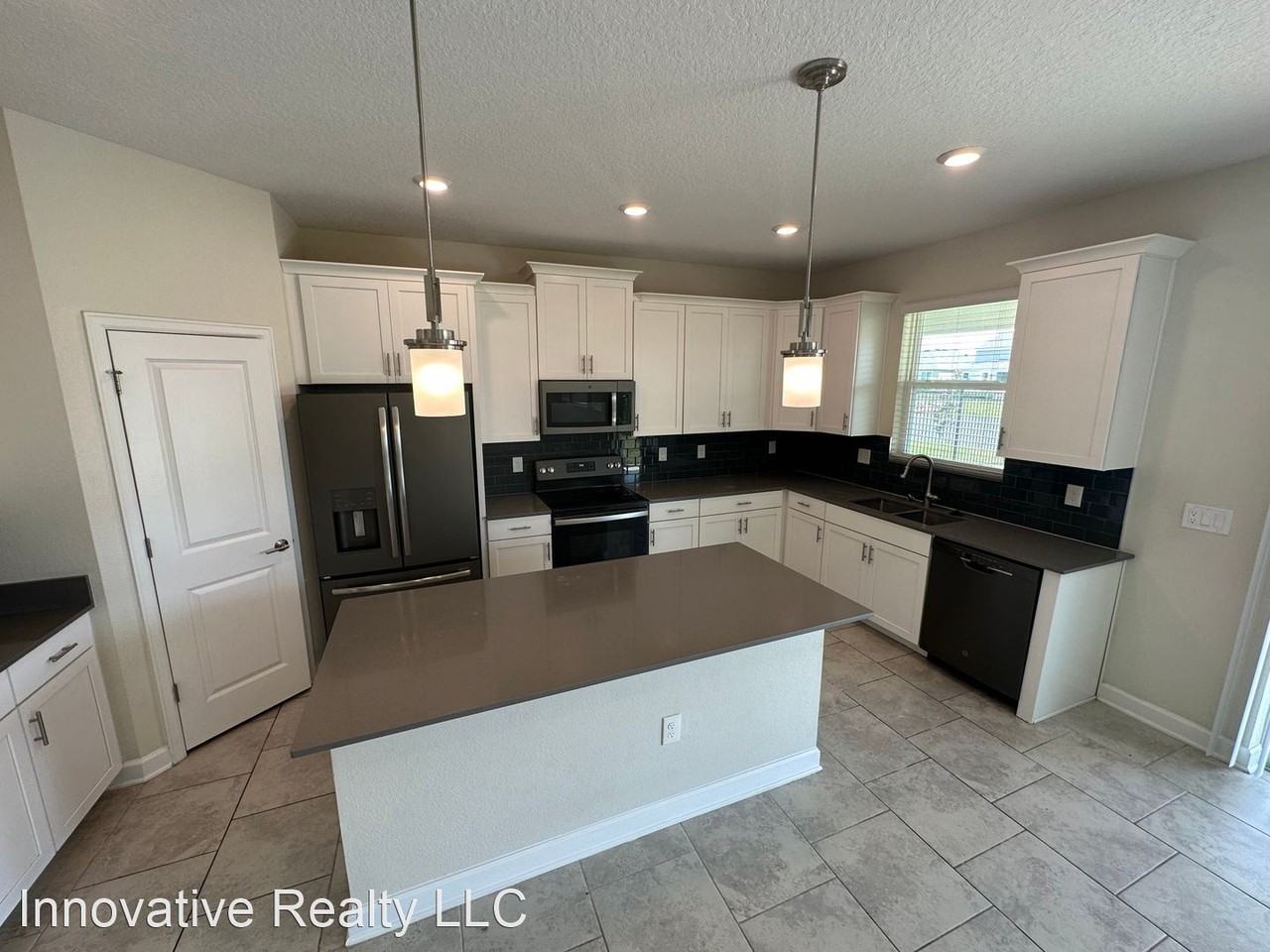 4920 Lotta Ct - Photo 3 of 38