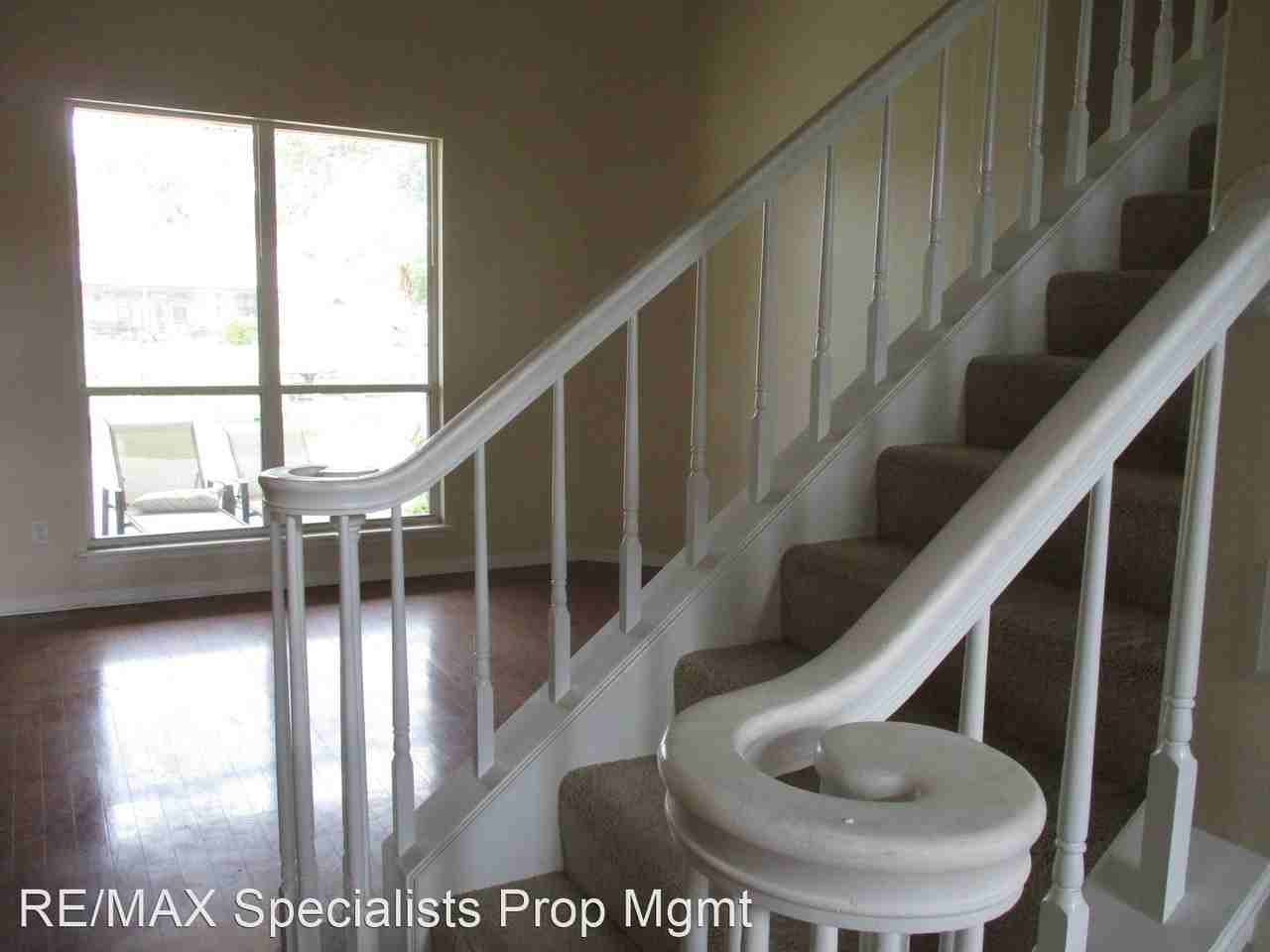 3726 Reedpond Dr N - Photo 2 of 10