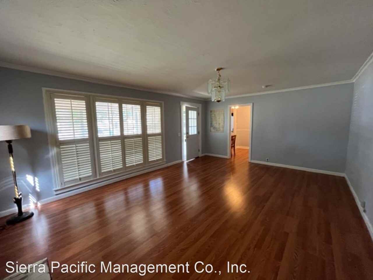 745 8th St - Photo 3 of 9