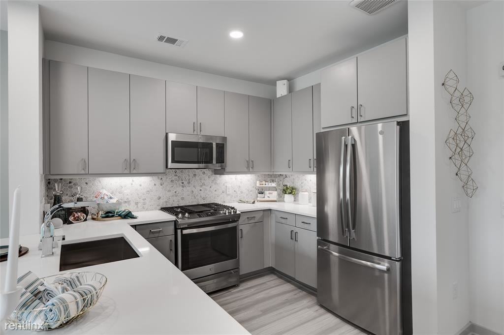 3637 W Dallas St #530 - Photo 2 of 4