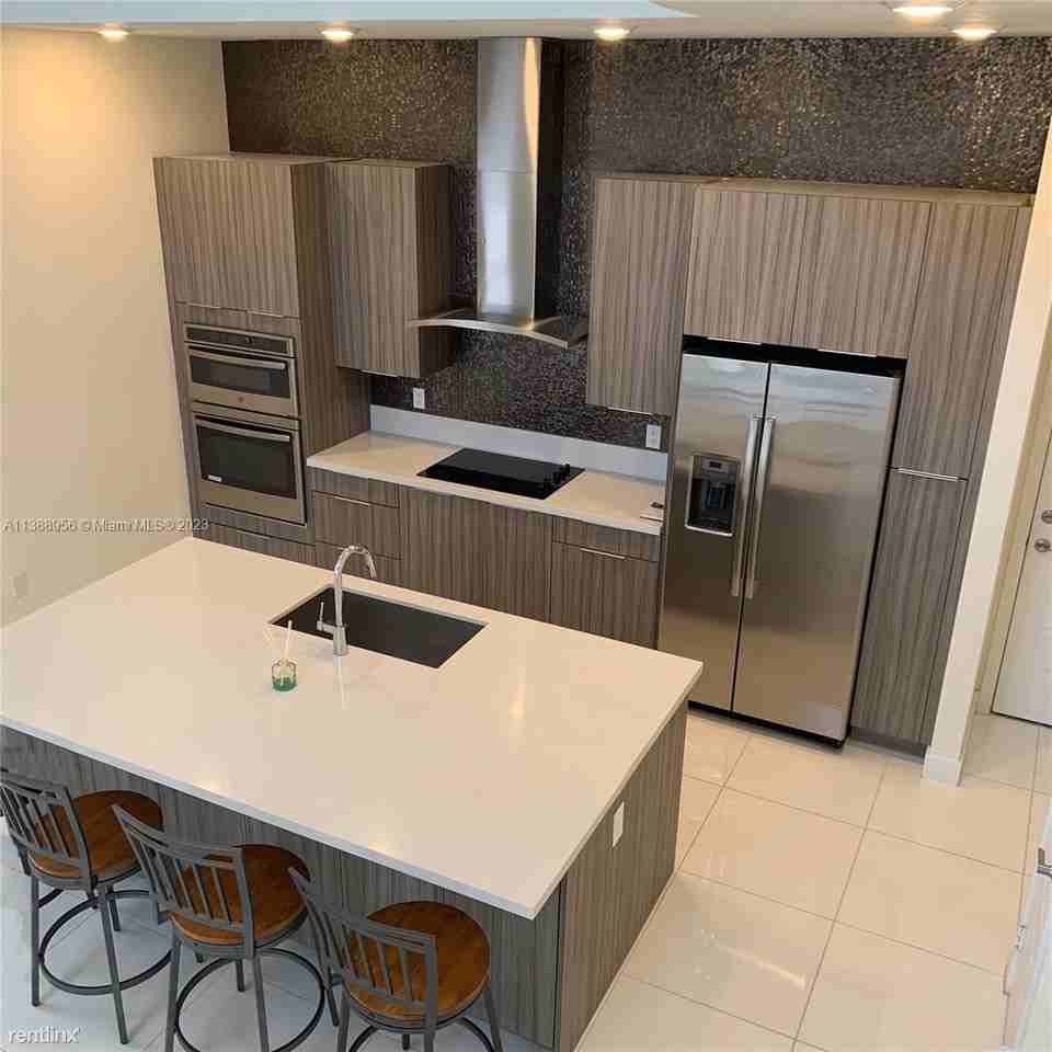 8752 Nw 157th Ter - Photo 3 of 28