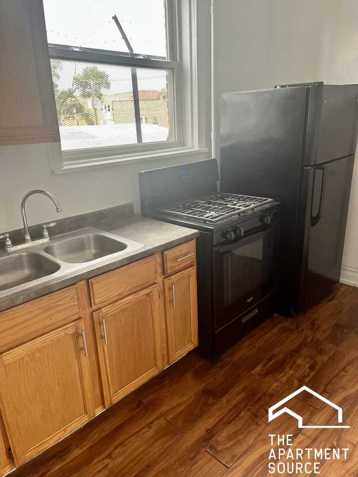 2408 W 63rd St #2A - Photo 2 of 12