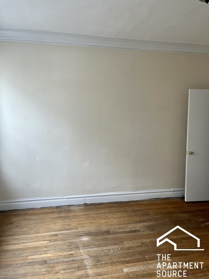 2408 W 63rd St #2A - Photo 6 of 12