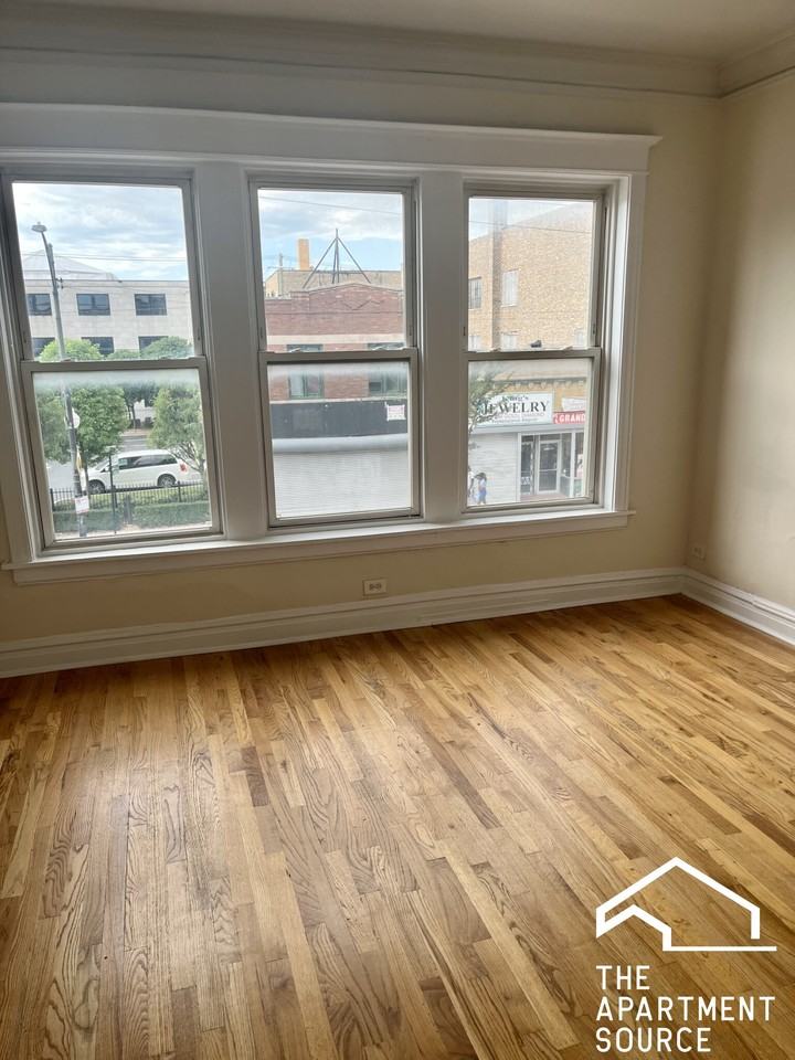 2408 W 63rd St #2A - Photo 7 of 12