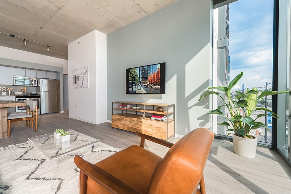 2709 W Belden Ave #401