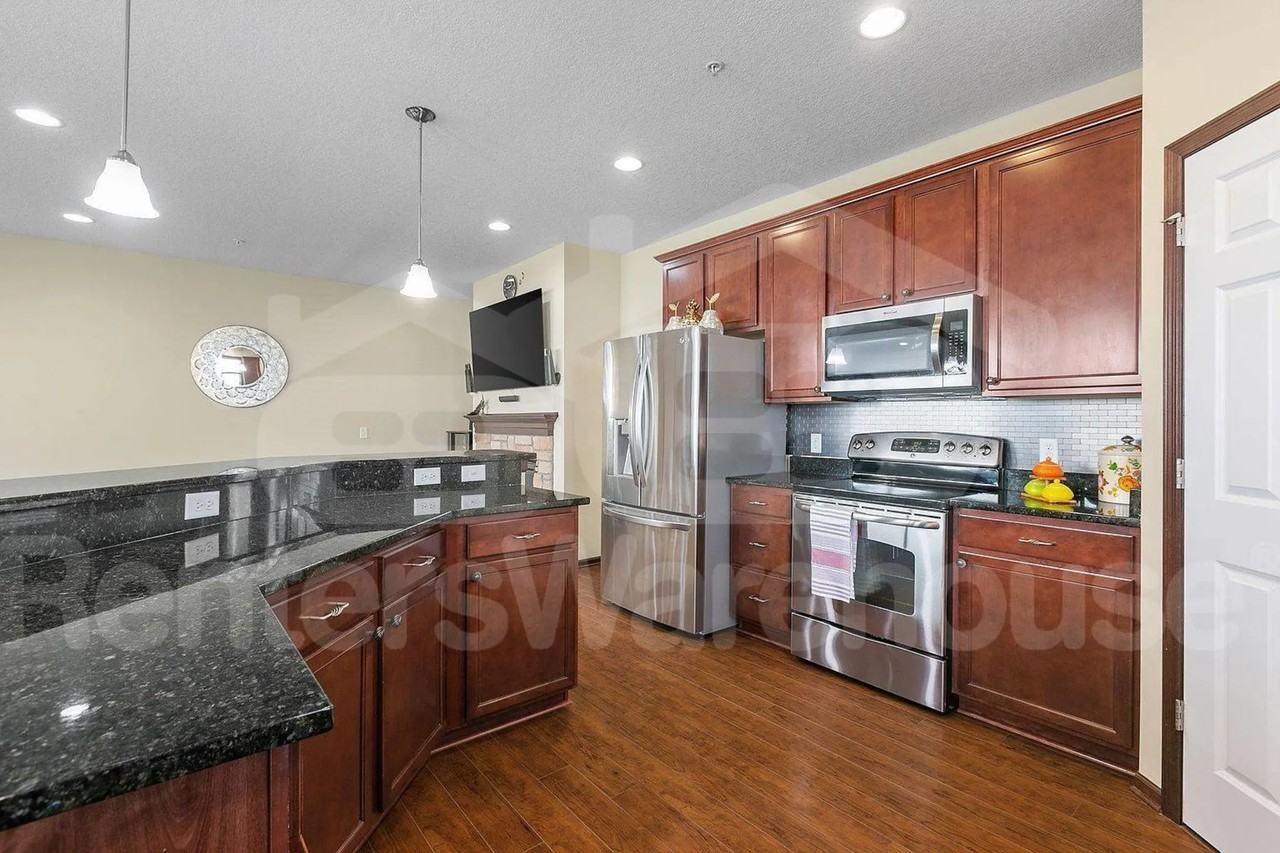 9526 Roosevelt Dr - Photo 2 of 24
