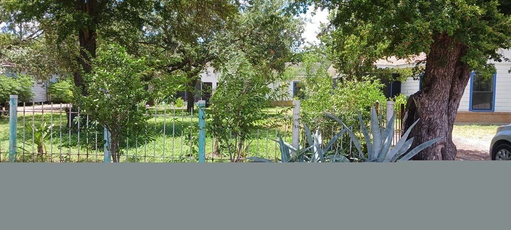 917 North 1/2 - Photo 2 of 11