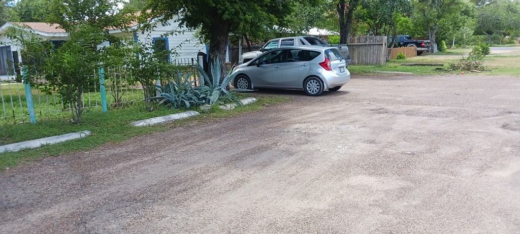 917 North 1/2 - Photo 4 of 11