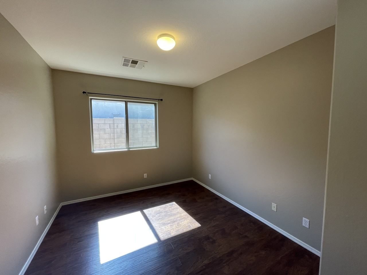 1175 Brentwood Way - Photo 3 of 12