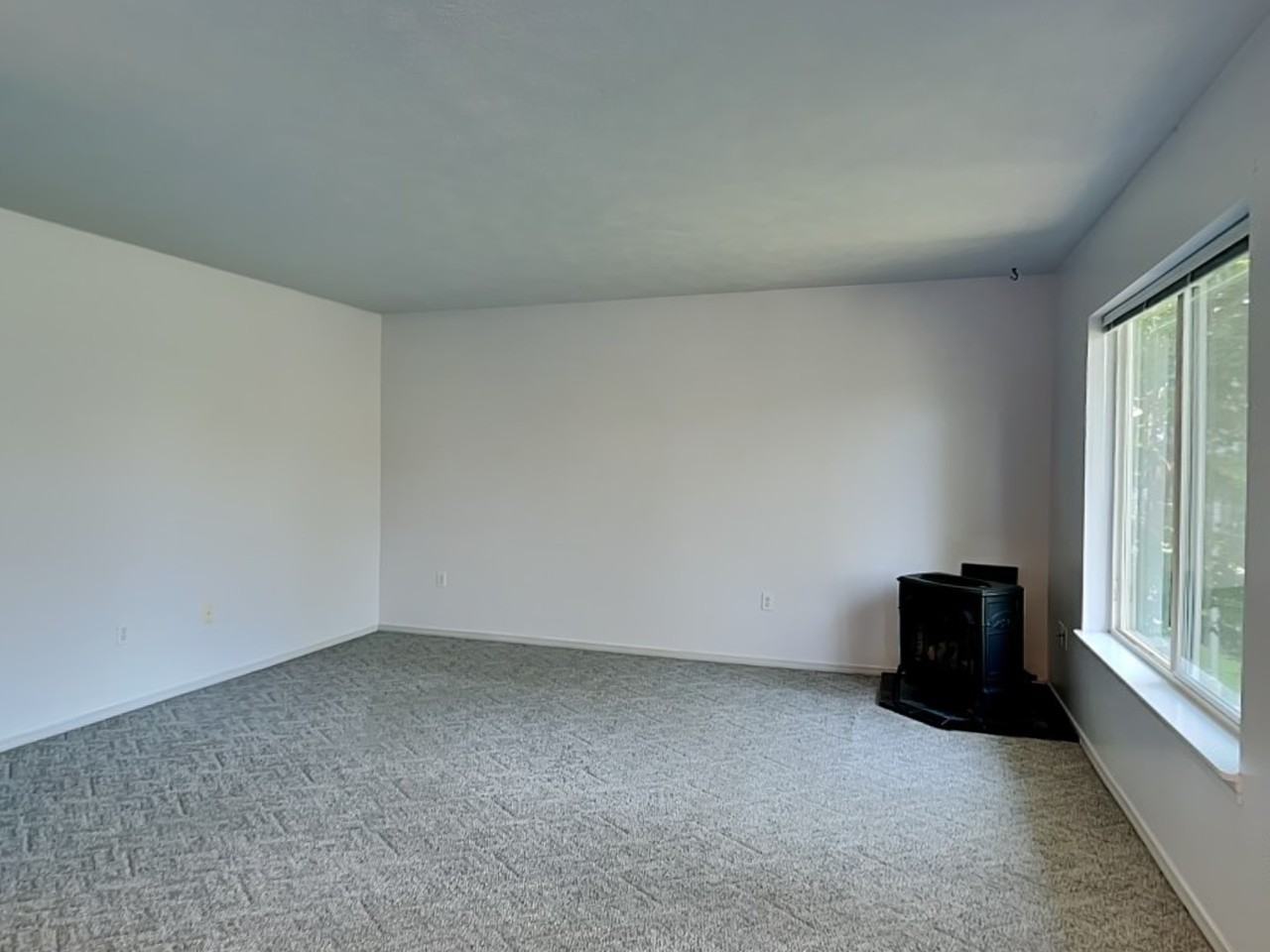 1110 W Bolan Ave - Photo 2 of 31