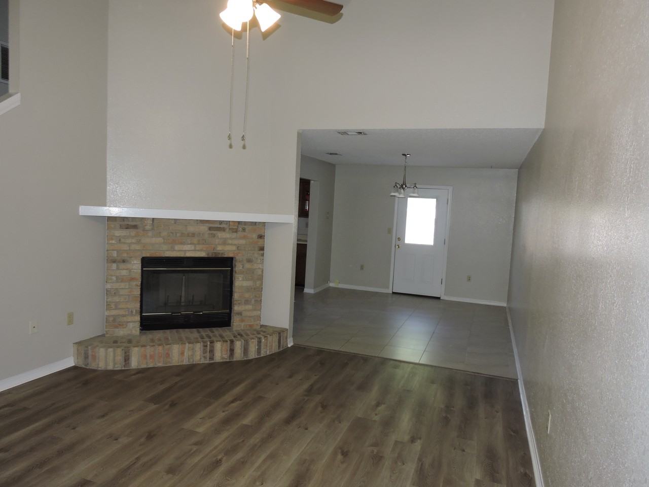 815 Valley Rd - Photo 3 of 16