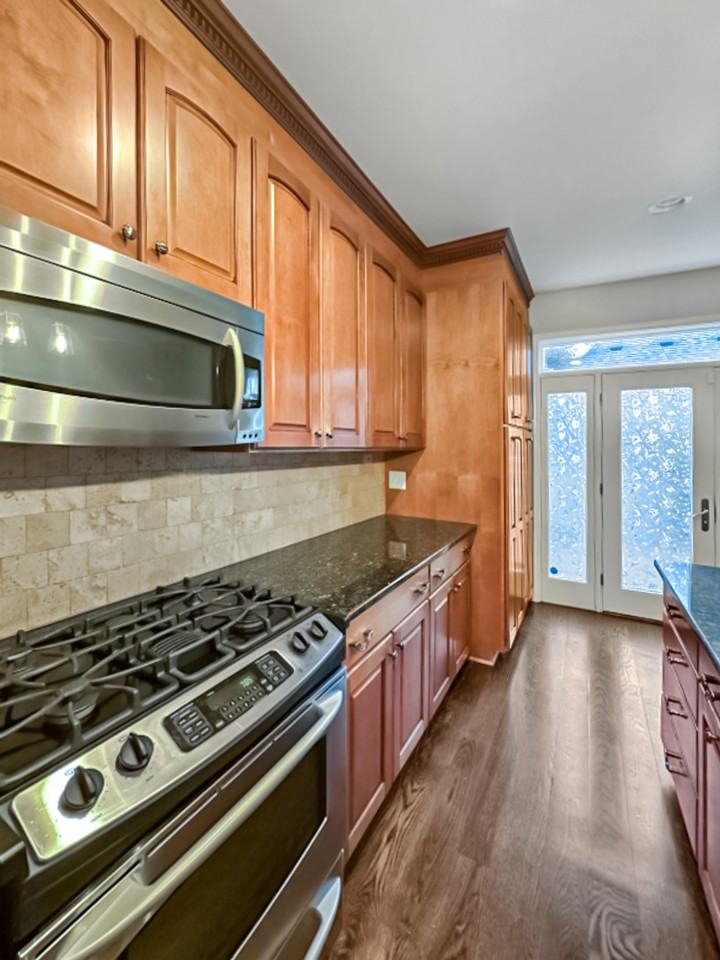 4208 W Thorndale Ave - Photo 2 of 30