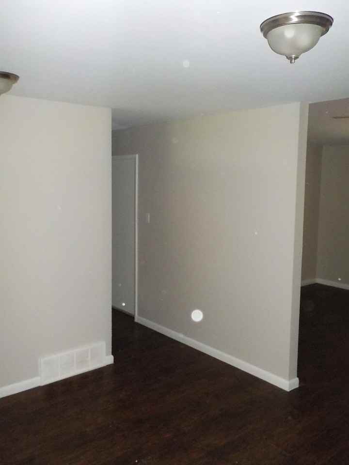 5212 Westcreek Dr - Photo 2 of 12