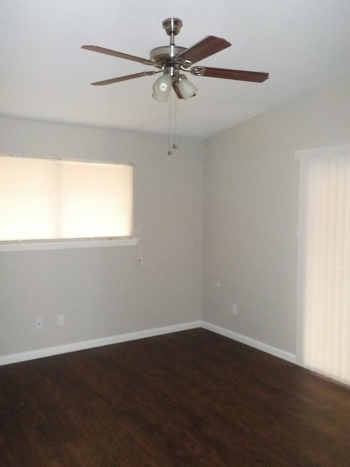 5212 Westcreek Dr - Photo 3 of 12