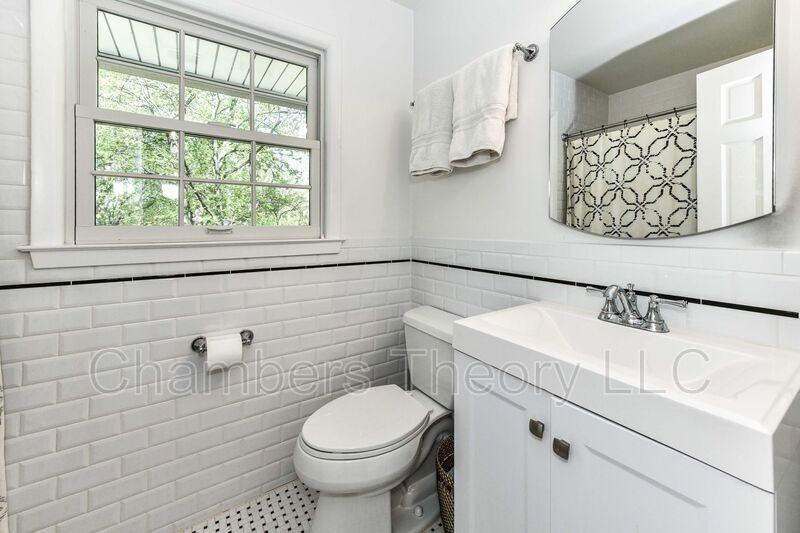 3833 N Oakland St - Photo 3 of 40