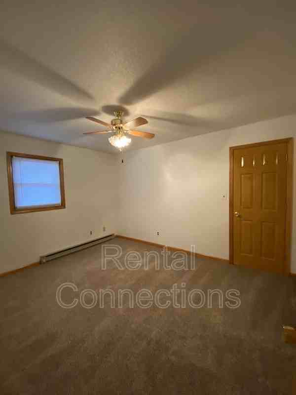 400 E. College E1 #E1 - Photo 2 of 9