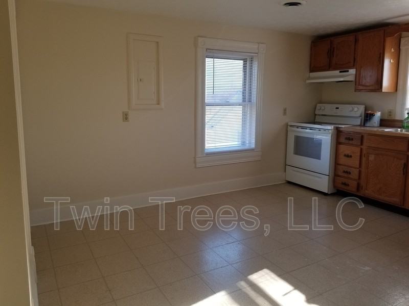 560 Old Bethel Rd #B - Photo 3 of 11