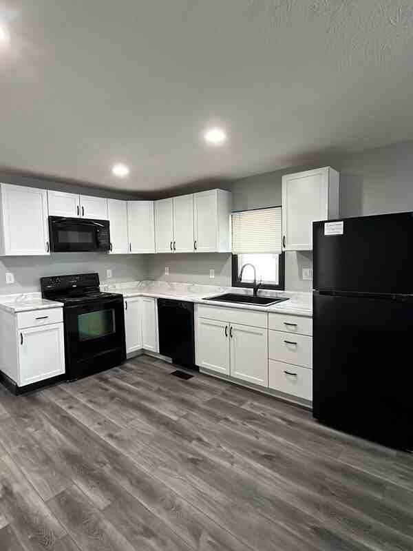 1211 N St - Photo 3 of 10