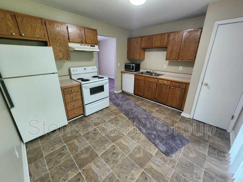 2484 E Clayton Dr - Photo 2 of 7