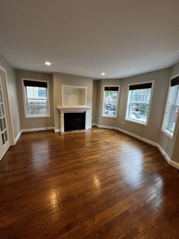 123 W 3rd St - Photo 2 of 21