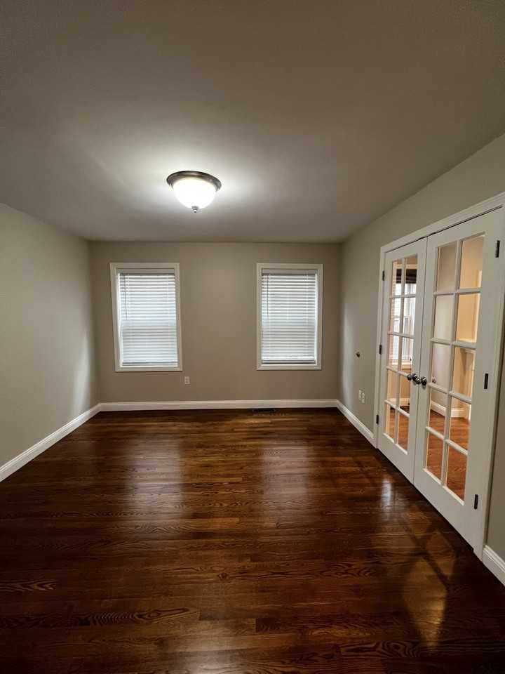 123 W 3rd St - Photo 3 of 21
