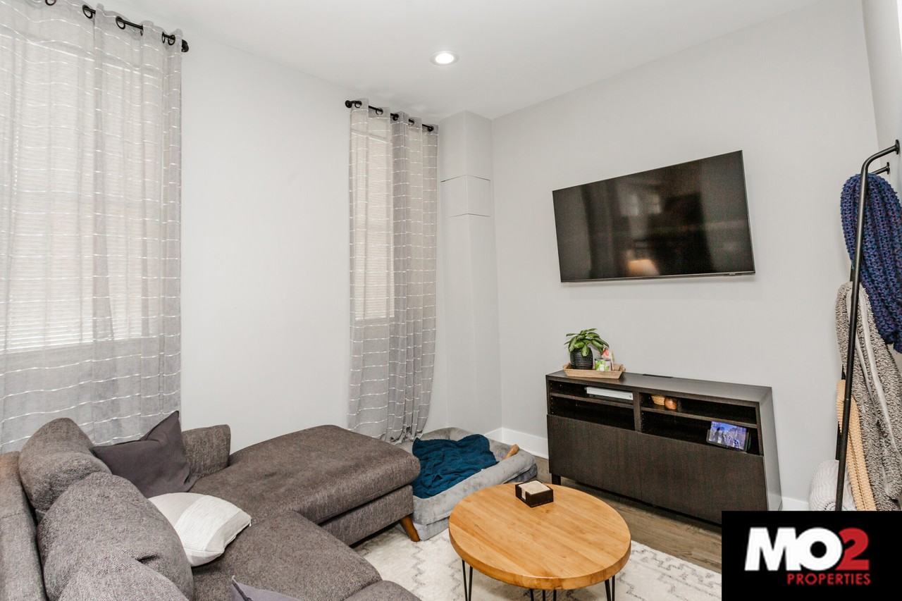 1213 W Erie St #CH - Photo 3 of 12