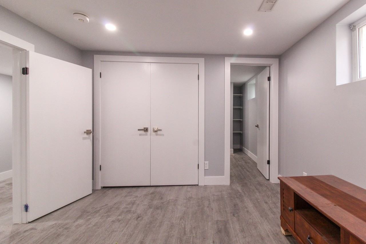 191 Edinburgh Road South #1 - Photo 3 of 14