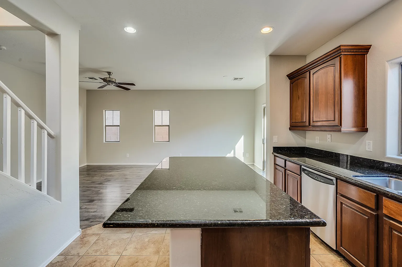 4717 E Redfield Rd #NA - Photo 2 of 16