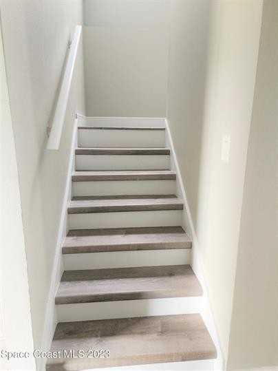 1431 Croftwood Dr - Photo 3 of 46