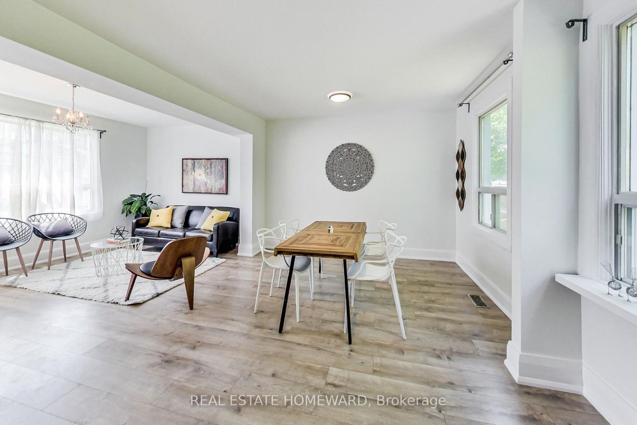 402 Coxwell Avenue #MAIN - Photo 2 of 10
