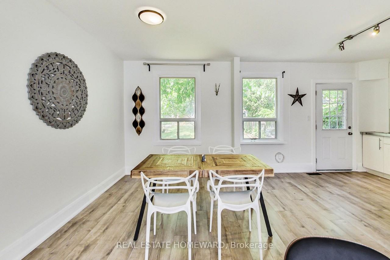 402 Coxwell Avenue #MAIN - Photo 6 of 10