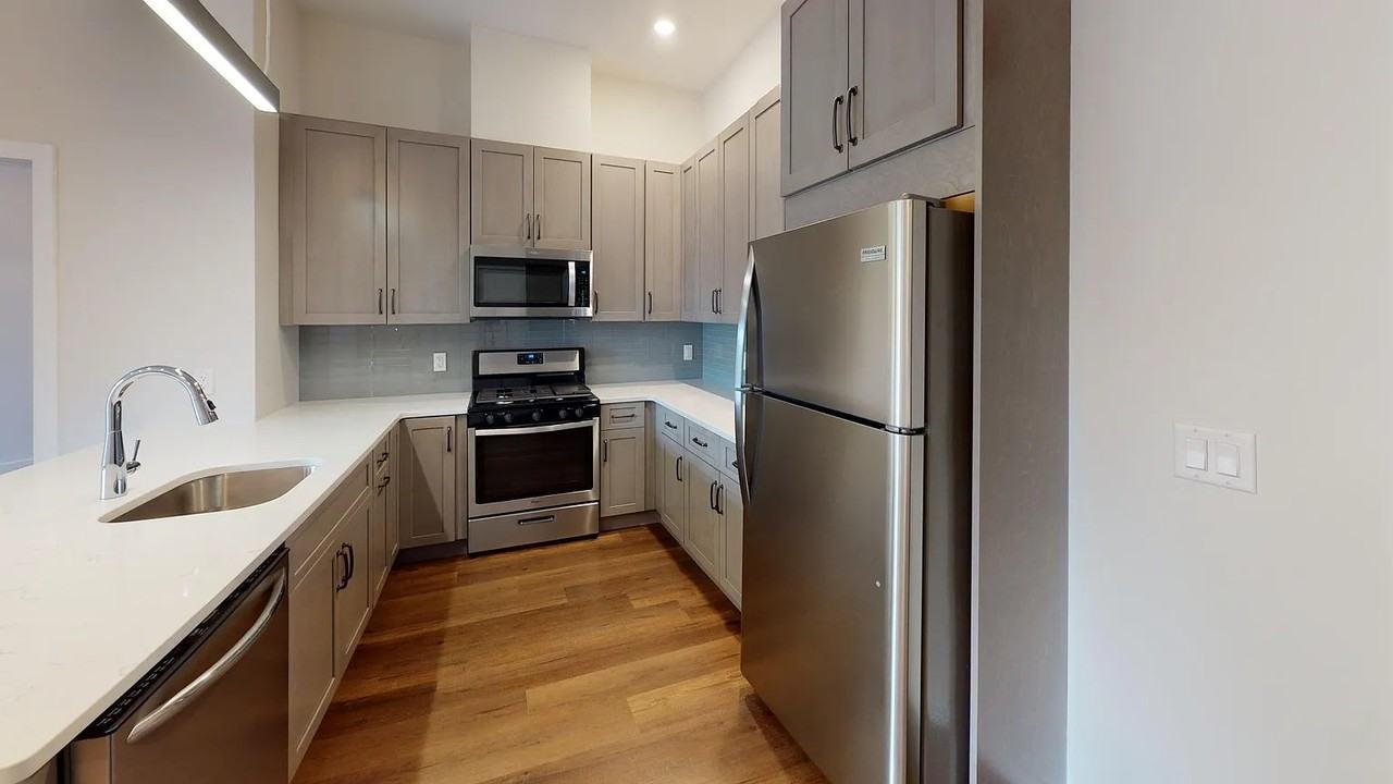 109 Walnut Ave #301 - Photo 3 of 5