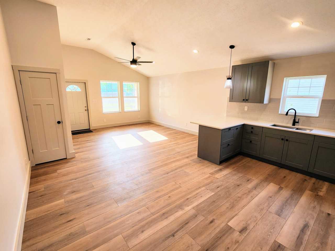 4216 Old State Road 46 #B - Photo 2 of 2