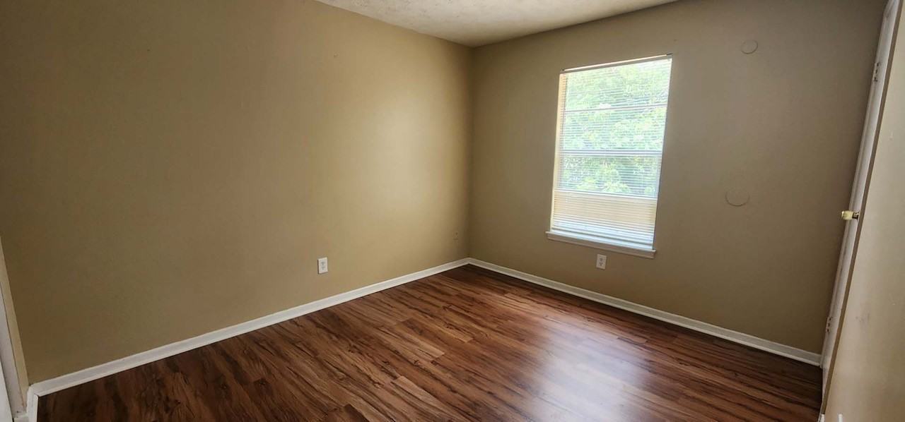 1135 Caliente Dr #2 - Photo 2 of 8