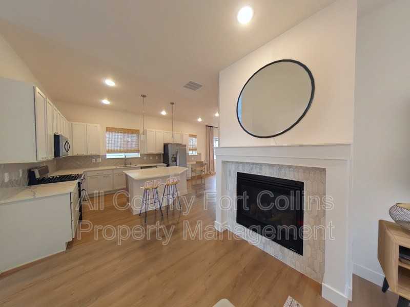 5967 Rendezvous Pkwy - Photo 3 of 30