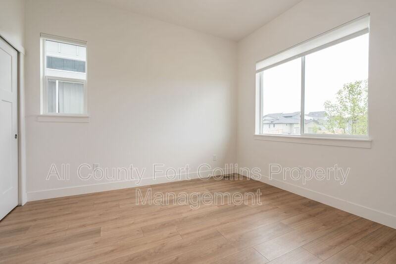 5967 Rendezvous Pkwy - Photo 4 of 30