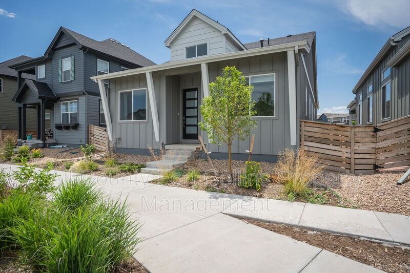 5967 Rendezvous Pkwy - Photo 2 of 30