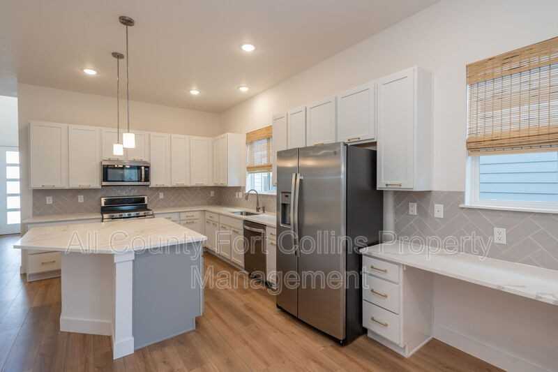 5967 Rendezvous Pkwy - Photo 6 of 30