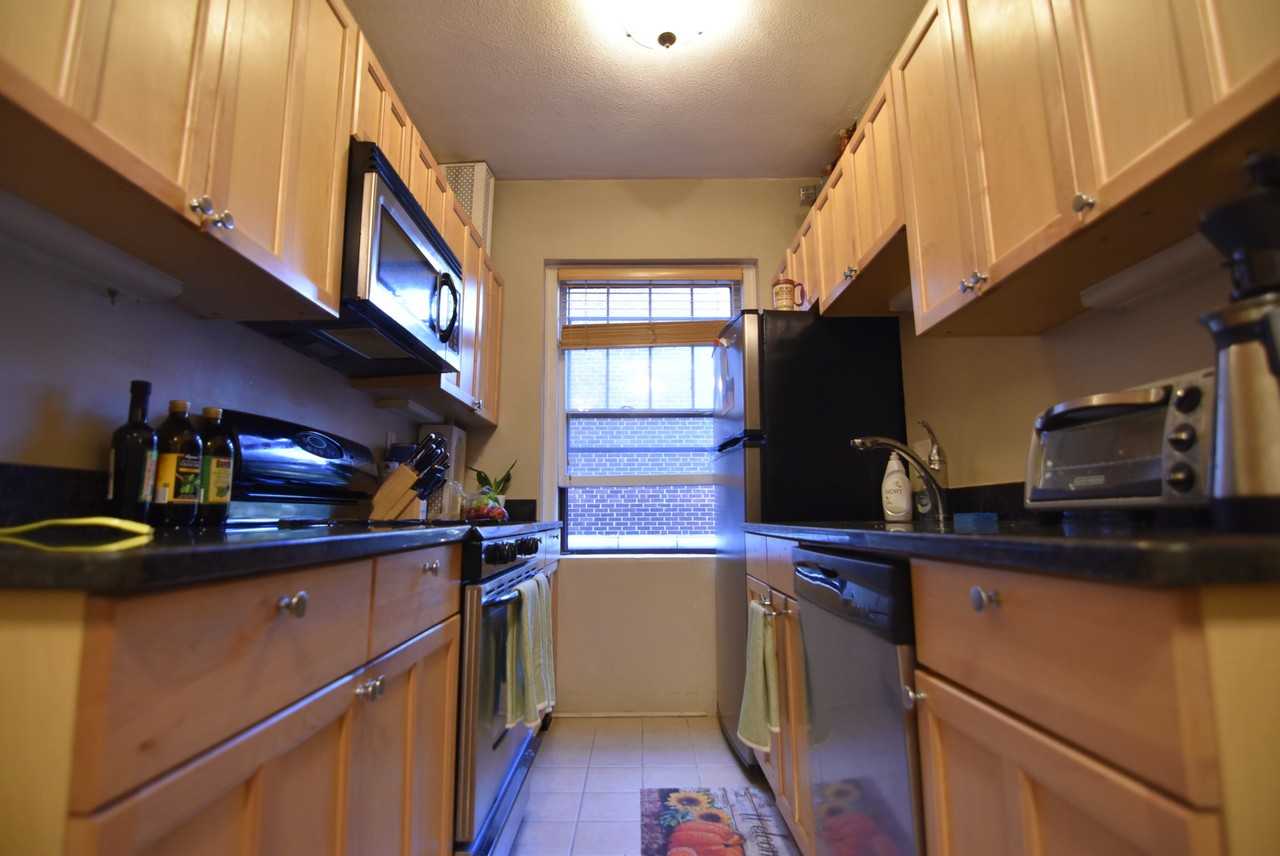 8 Chiswick Rd #23 - Photo 2 of 32