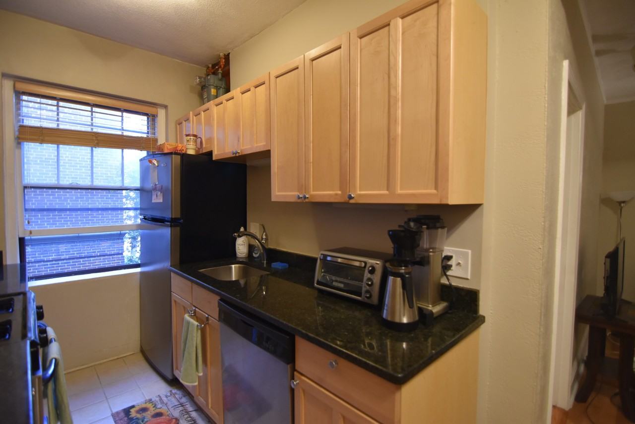 8 Chiswick Rd #23 - Photo 3 of 32