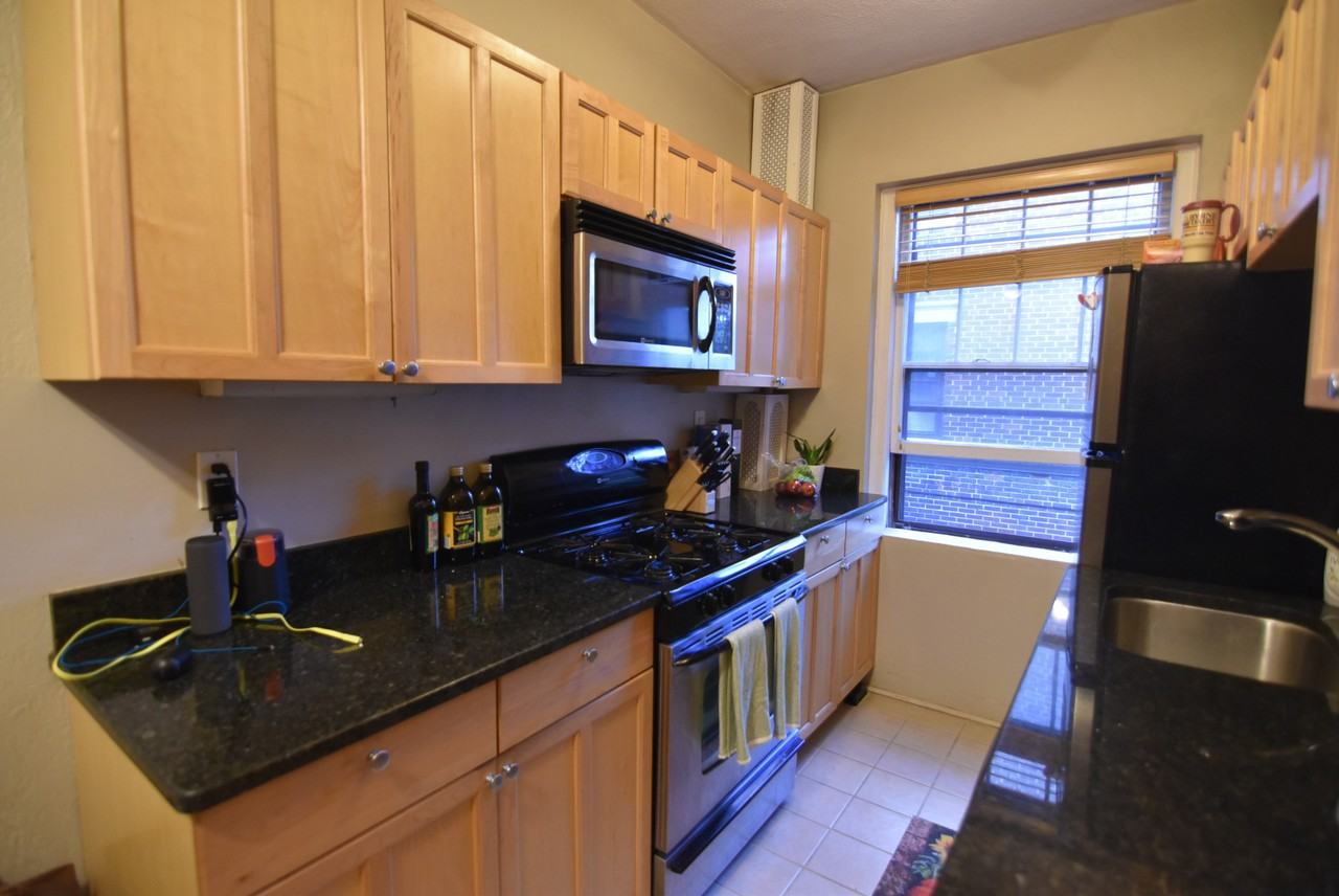 8 Chiswick Rd #23 - Photo 4 of 32