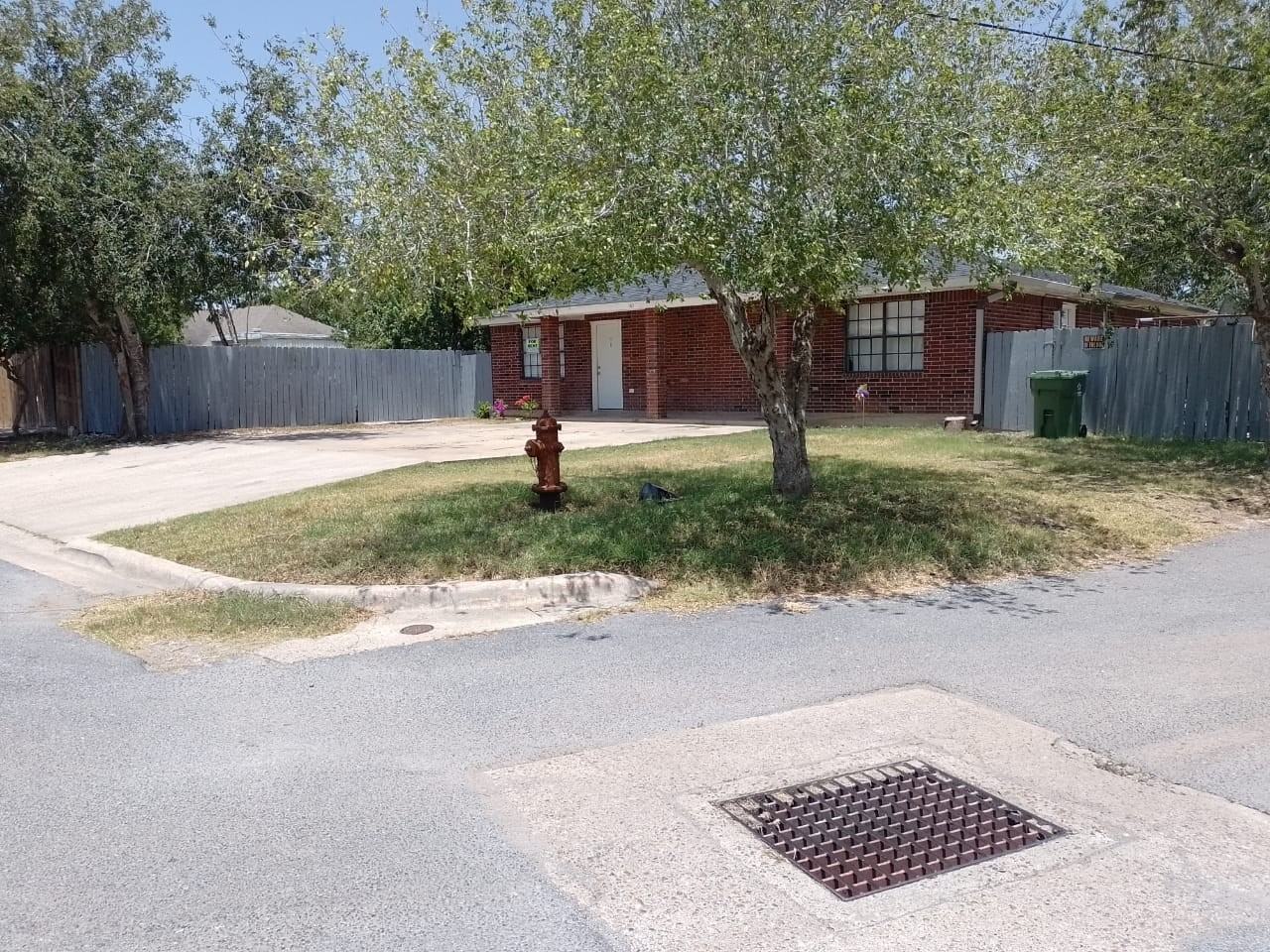 187 Willacy Ave #A - Photo 2 of 16