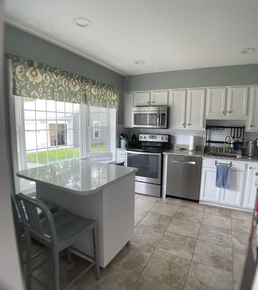 207 Georgetown Dr #207 - Photo 2 of 18