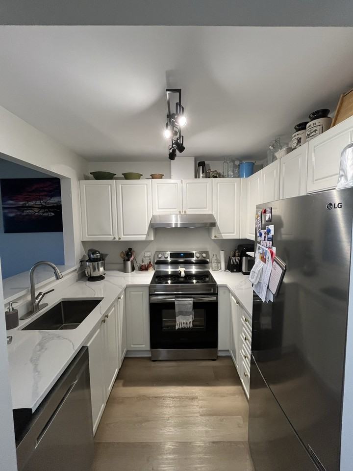 2230 Beacon Ave - Photo 3 of 9