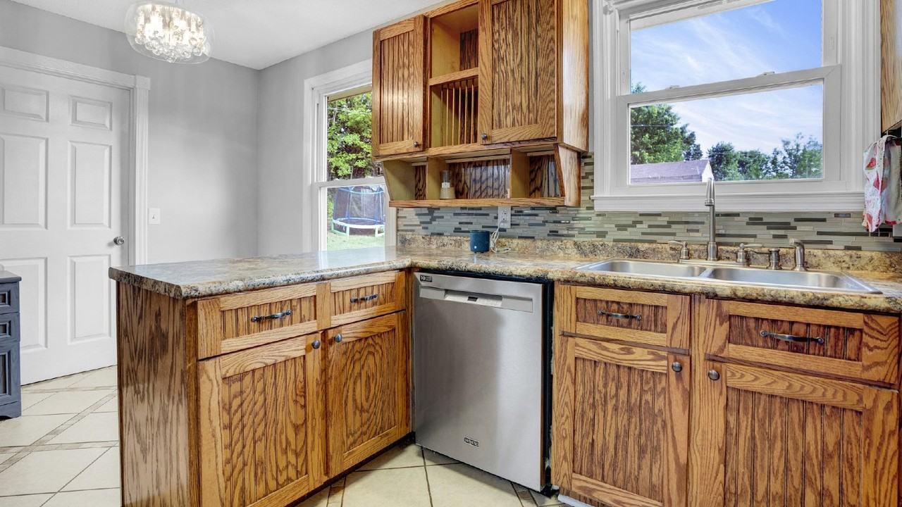 2317 Beechwood Dr - Photo 4 of 14