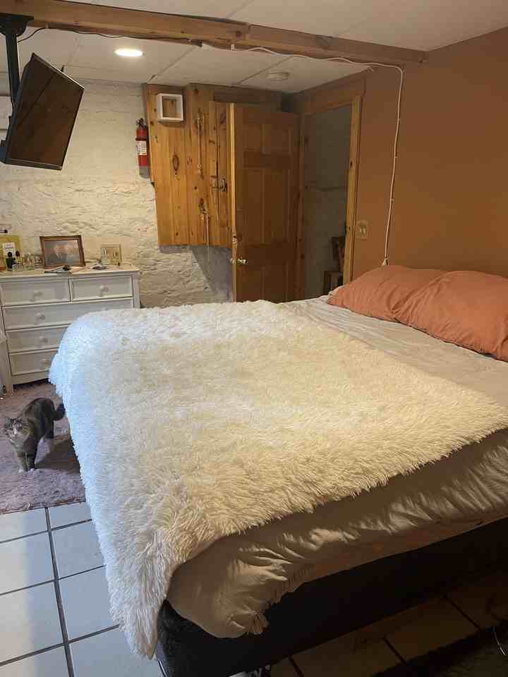 212 Saint John St #8 - Photo 3 of 6