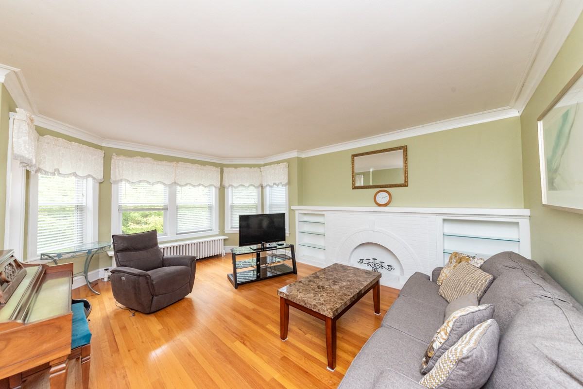 5806 N Rockwell St #2 - Photo 3 of 23